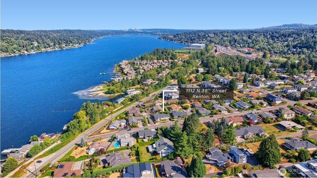 1112 N 38th Street, Renton, WA 98056