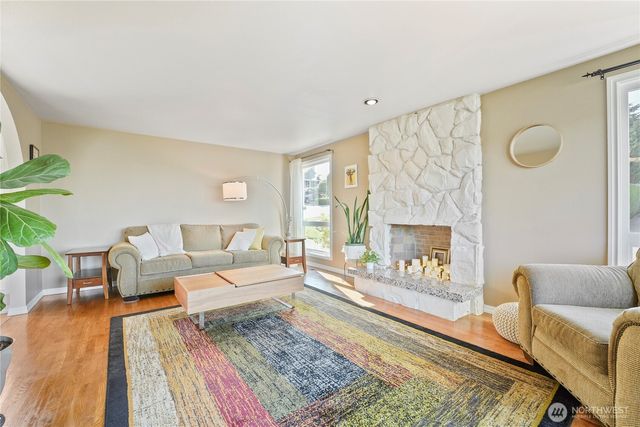 1112 N 38th Street, Renton, WA 98056