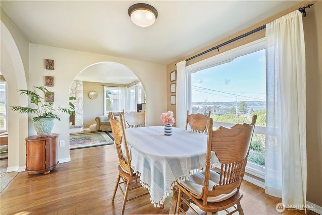 1112 N 38th Street, Renton, WA 98056