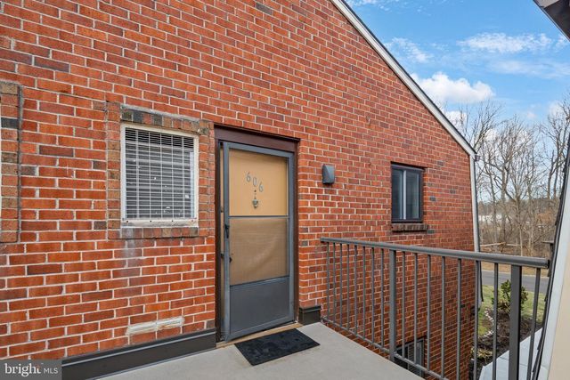 606 MEADOW WOODS LN, Lawrence Township, NJ 08648