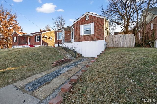 8616 Kendale Drive, Unincorporated, MO 63121