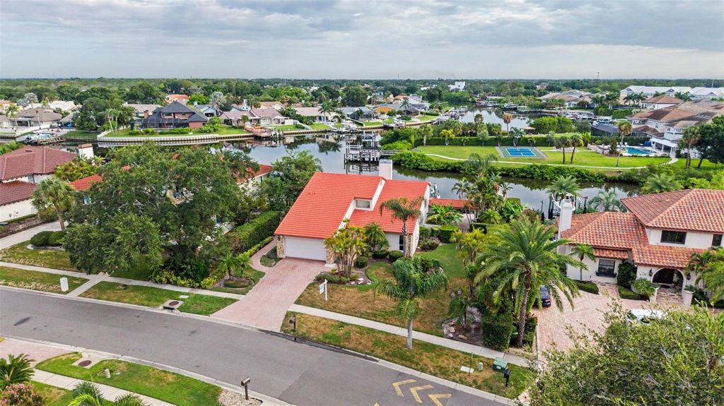 Image 2 of property listing at 7011 PELICAN ISLAND DRIVE, Tampa, FL 33634