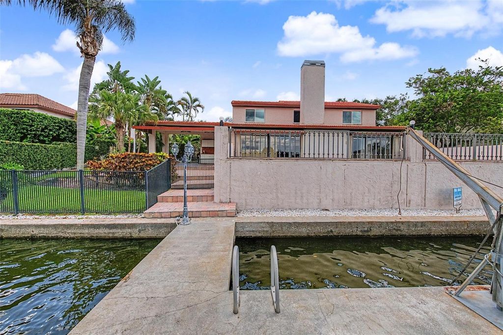 Image 13 of property listing at 7011 PELICAN ISLAND DRIVE, Tampa, FL 33634