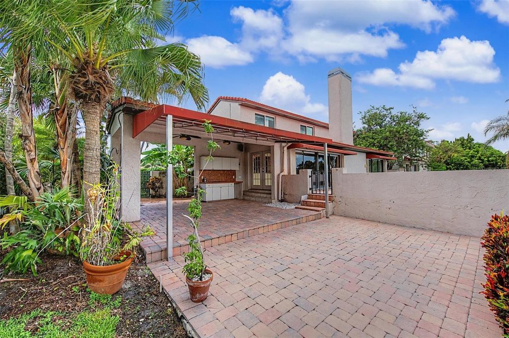 Image 17 of property listing at 7011 PELICAN ISLAND DRIVE, Tampa, FL 33634