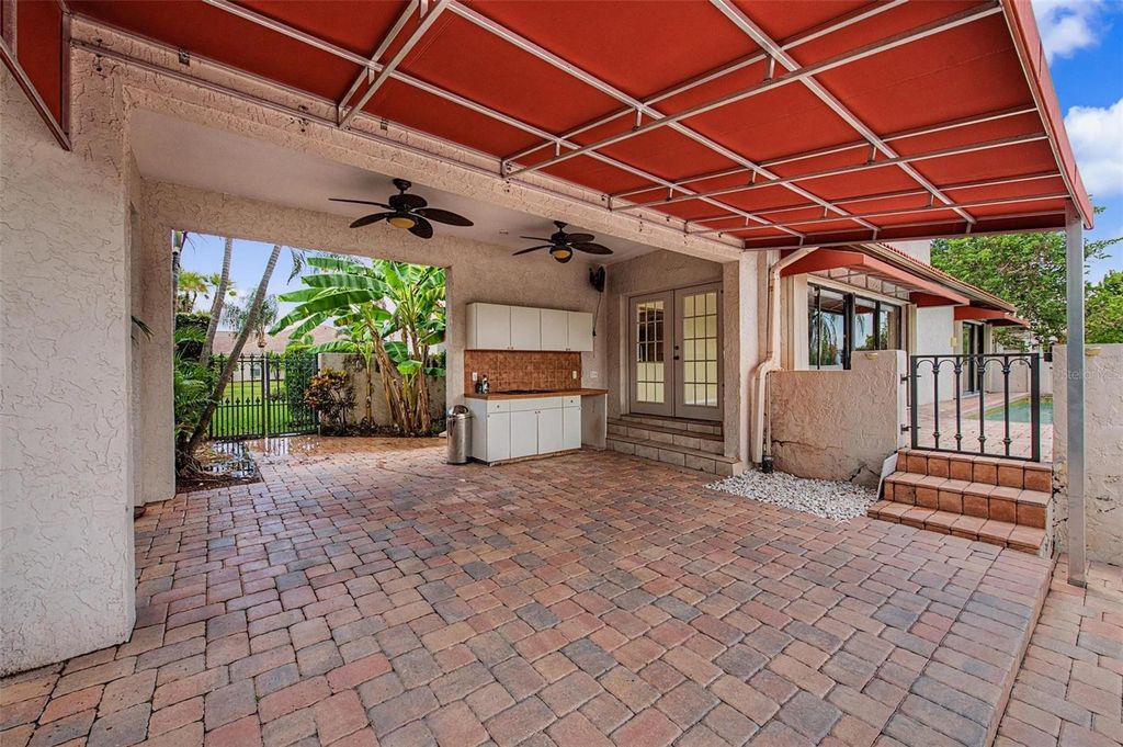 Image 19 of property listing at 7011 PELICAN ISLAND DRIVE, Tampa, FL 33634