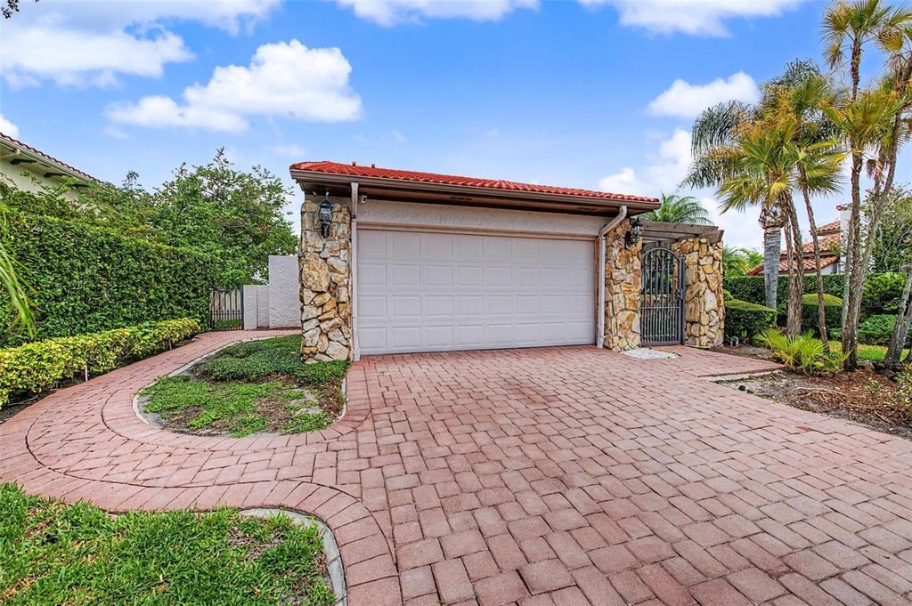 Image 28 of property listing at 7011 PELICAN ISLAND DRIVE, Tampa, FL 33634