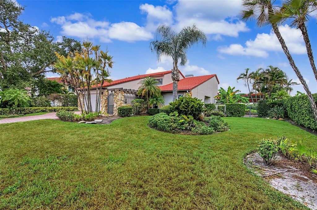 Image 30 of property listing at 7011 PELICAN ISLAND DRIVE, Tampa, FL 33634
