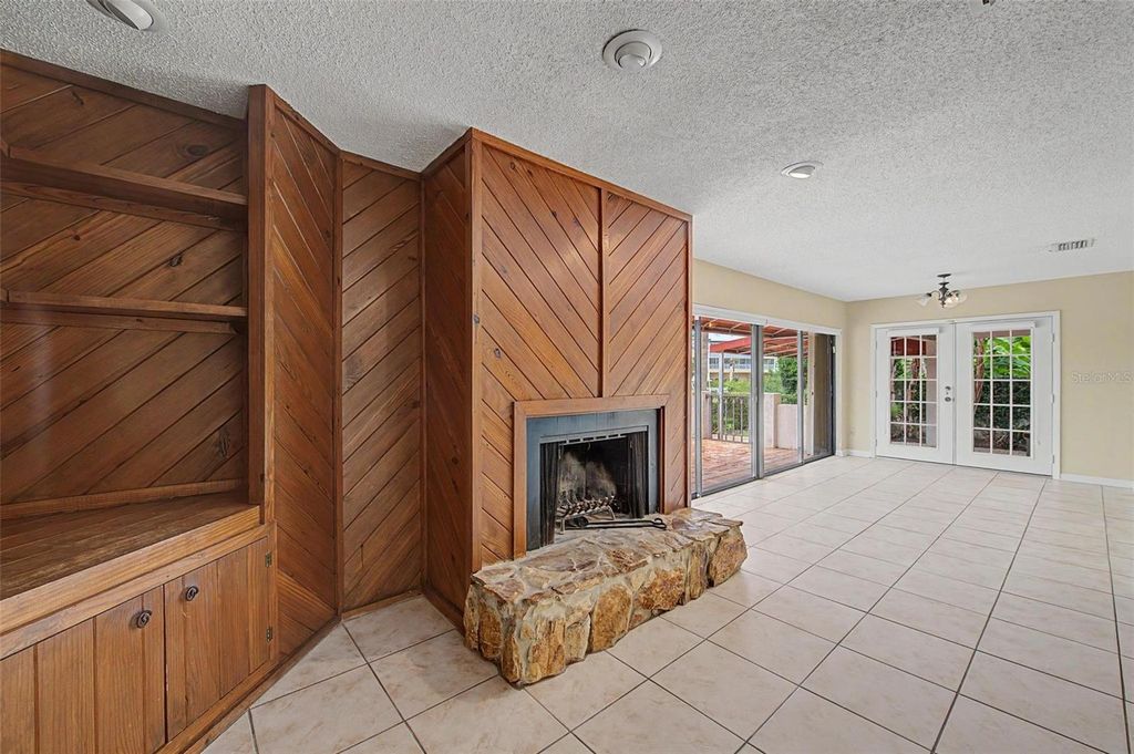 Image 39 of property listing at 7011 PELICAN ISLAND DRIVE, Tampa, FL 33634