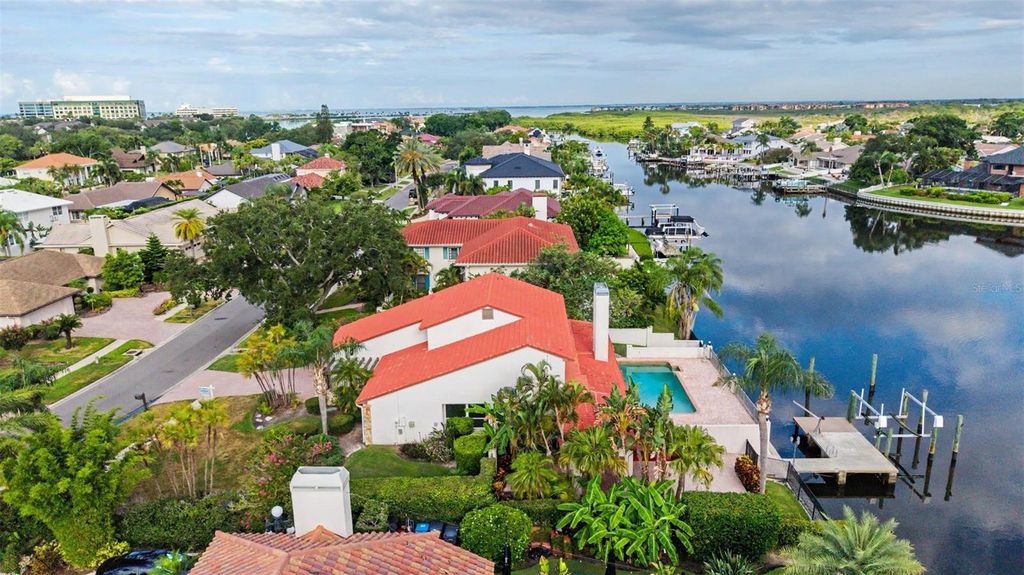 Image 5 of property listing at 7011 PELICAN ISLAND DRIVE, Tampa, FL 33634