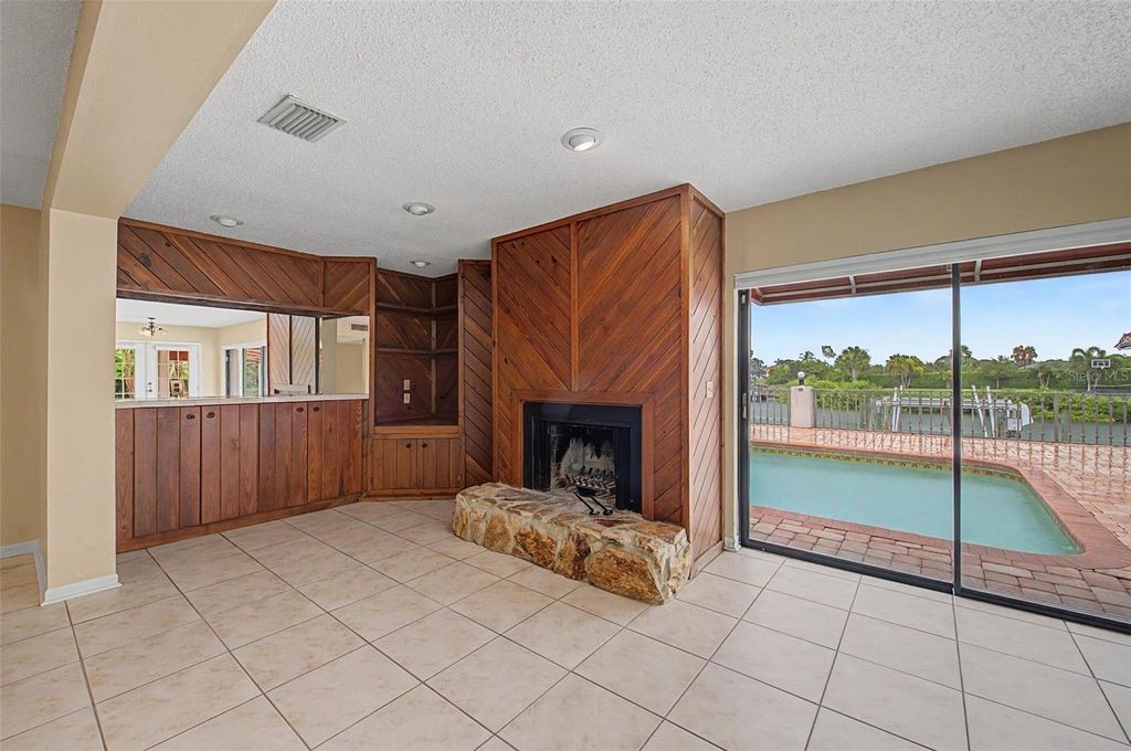 Image 43 of property listing at 7011 PELICAN ISLAND DRIVE, Tampa, FL 33634
