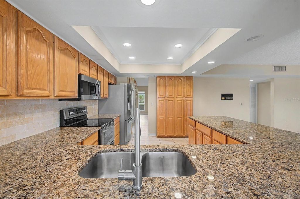 Image 44 of property listing at 7011 PELICAN ISLAND DRIVE, Tampa, FL 33634