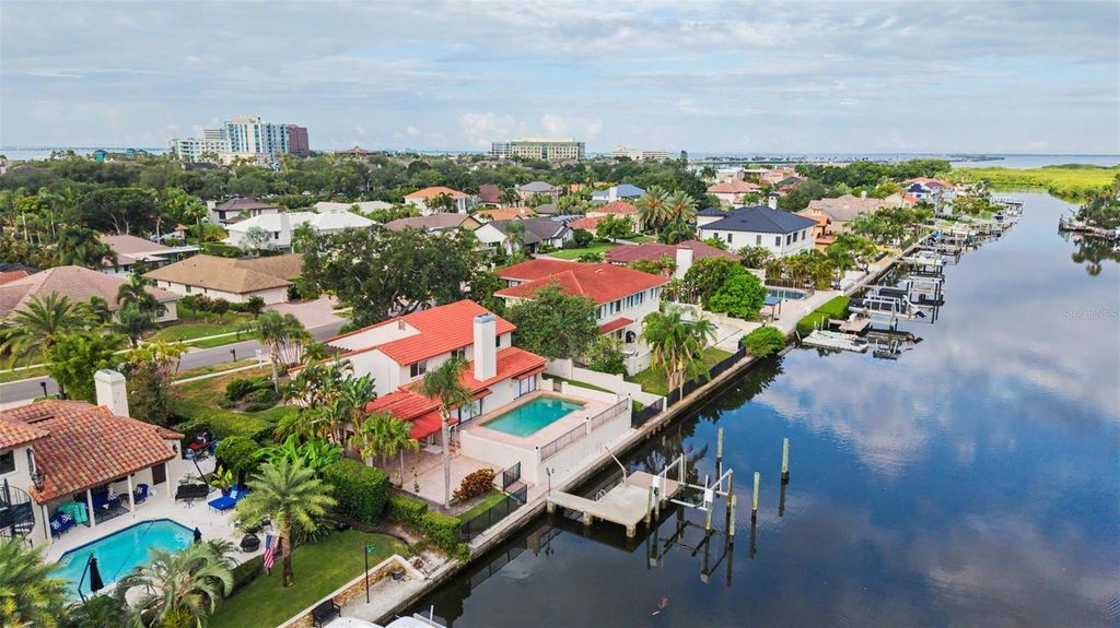 Image 7 of property listing at 7011 PELICAN ISLAND DRIVE, Tampa, FL 33634