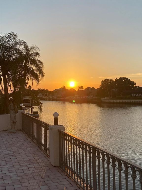 Image 75 of property listing at 7011 PELICAN ISLAND DRIVE, Tampa, FL 33634