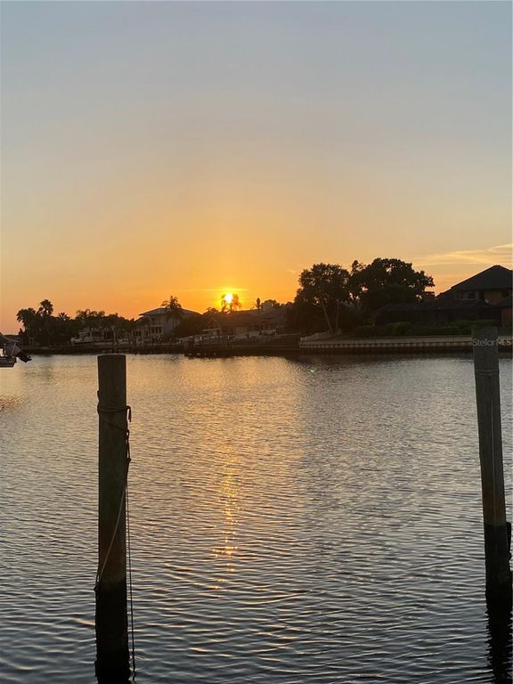 Image 76 of property listing at 7011 PELICAN ISLAND DRIVE, Tampa, FL 33634