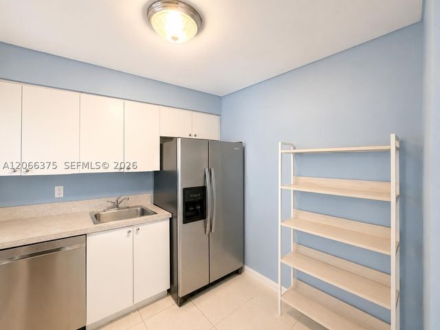 200 Leslie Dr 727, Hallandale Beach, FL 33009