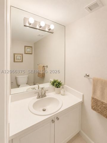 200 Leslie Dr 727, Hallandale Beach, FL 33009