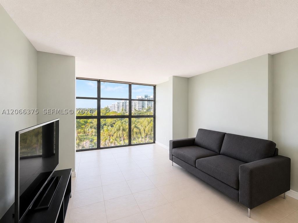 200 Leslie Dr 727, Hallandale Beach, FL 33009