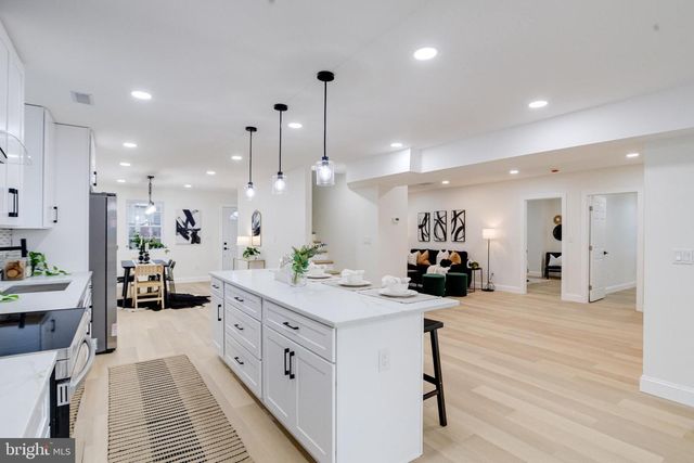 7925 E END DR, Baltimore, MD 21226