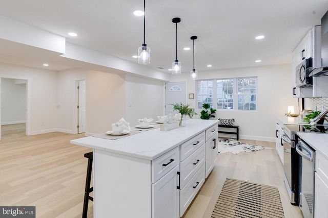 7925 E END DR, Baltimore, MD 21226