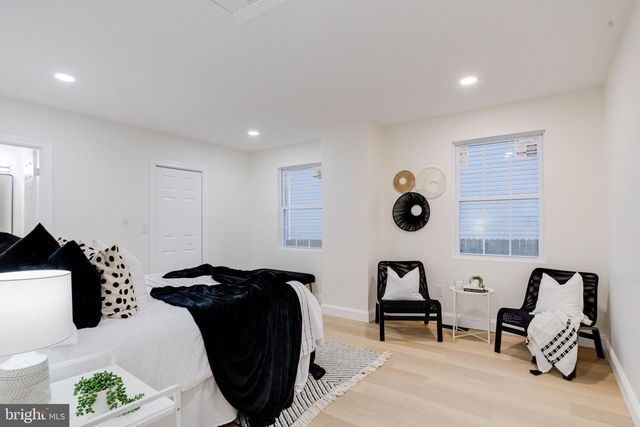 7925 E END DR, Baltimore, MD 21226