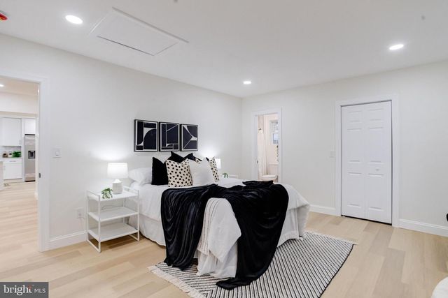 7925 E END DR, Baltimore, MD 21226