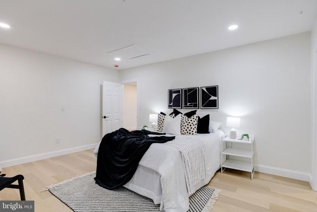 7925 E END DR, Baltimore, MD 21226