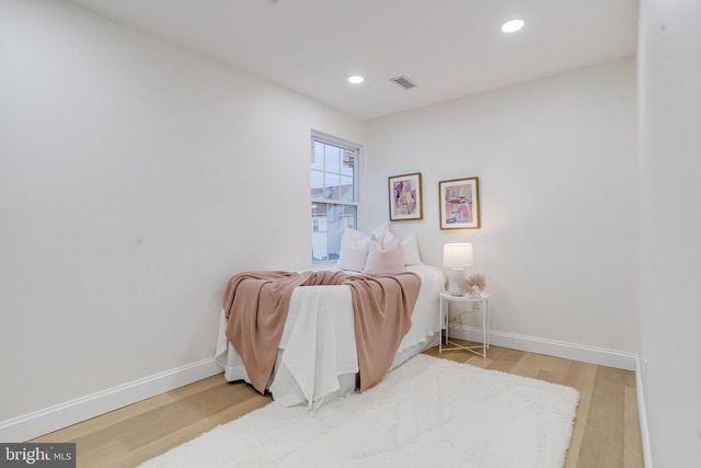 7925 E END DR, Baltimore, MD 21226