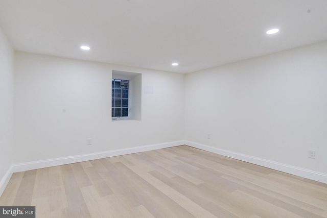 7925 E END DR, Baltimore, MD 21226