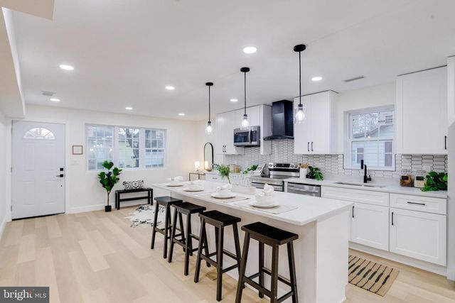 7925 E END DR, Baltimore, MD 21226