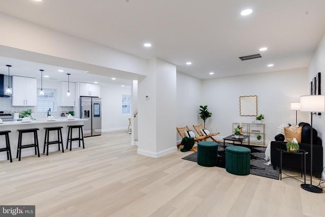 7925 E END DR, Baltimore, MD 21226