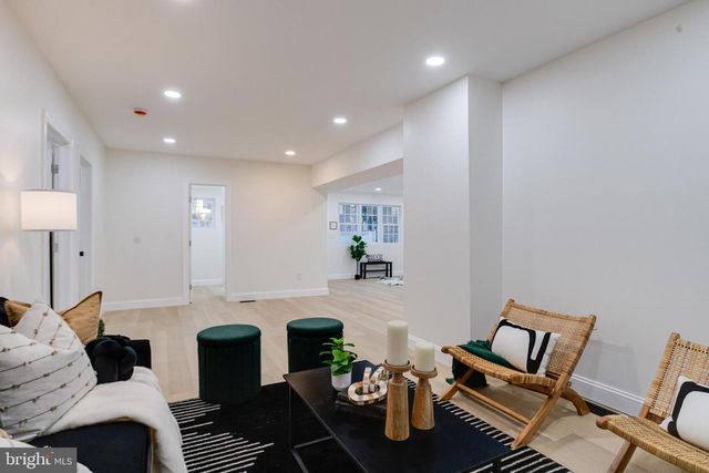 7925 E END DR, Baltimore, MD 21226