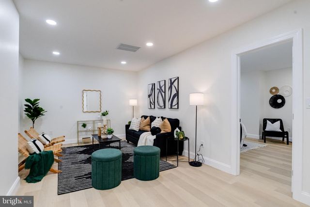 7925 E END DR, Baltimore, MD 21226