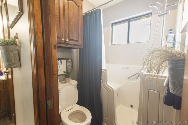 17916 E 96th Street North, Owasso, OK 74055