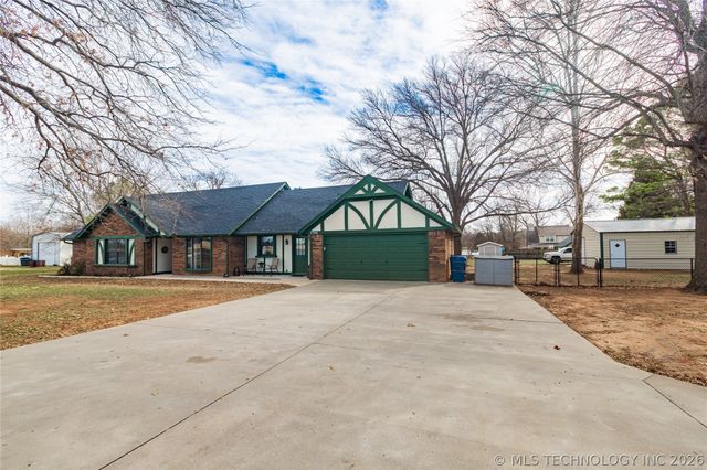 17916 E 96th Street North, Owasso, OK 74055