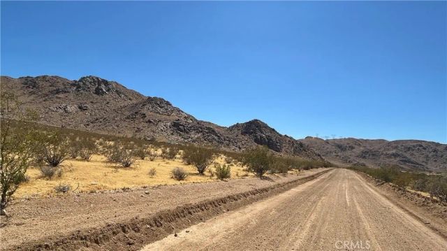 30455 Holmes Rd, Lucerne Valley, CA 92356