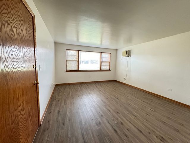 7901 W Grand Avenue BE, Elmwood Park, IL 60707