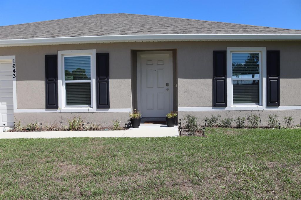1643 SE Ocean Lane, Port St. Lucie, FL 34983