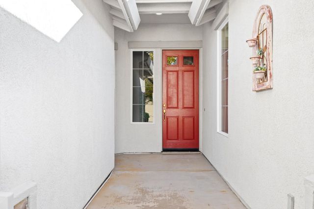 4362 Newland Heights Dr, Rocklin, CA 95765