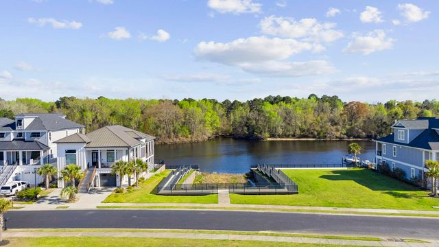 478 Harbour View Dr., Myrtle Beach, SC 29579