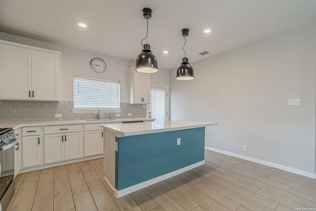 2063 Cowan, New Braunfels, TX 78132