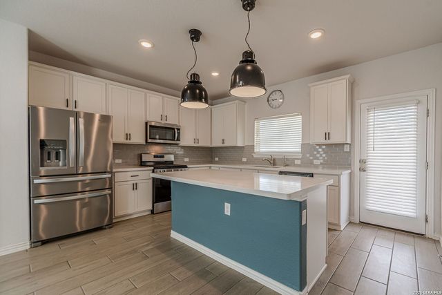 2063 Cowan, New Braunfels, TX 78132