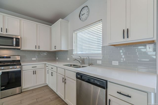 2063 Cowan, New Braunfels, TX 78132