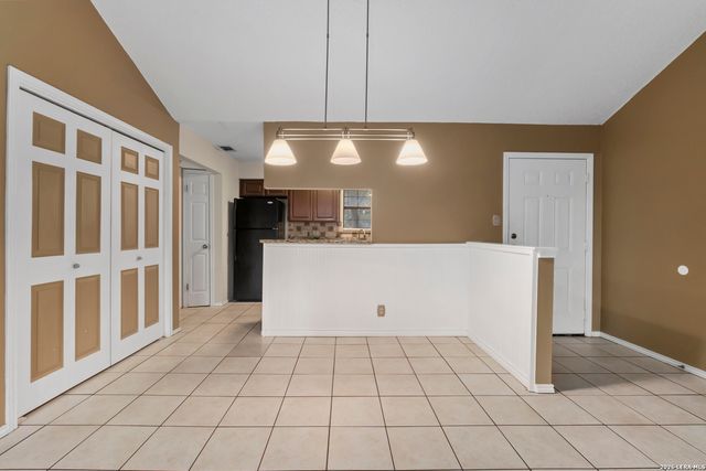 12446 Starcrest Dr Apt 312, San Antonio, TX 78216