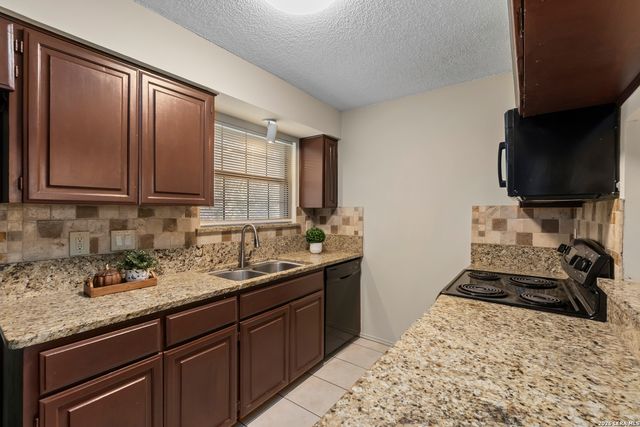 12446 Starcrest Dr Apt 312, San Antonio, TX 78216