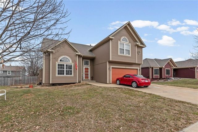 1308 N 3rd Street E, Louisburg, KS 66053
