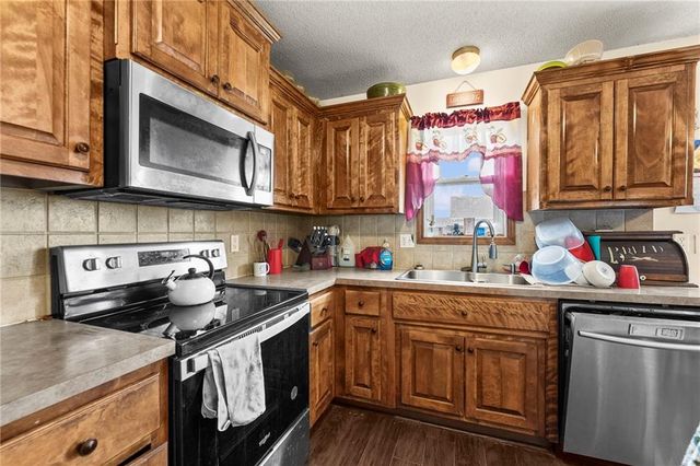 1308 N 3rd Street E, Louisburg, KS 66053