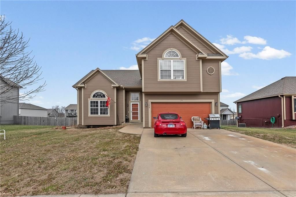 1308 N 3rd Street E, Louisburg, KS 66053