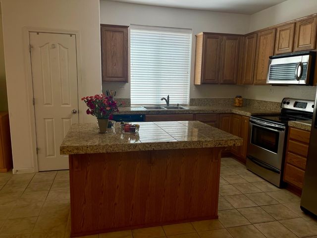 1920 Indiana St, Gridley, CA 95948