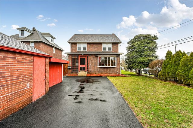 40 Ligonier Street, Latrobe, PA 15650