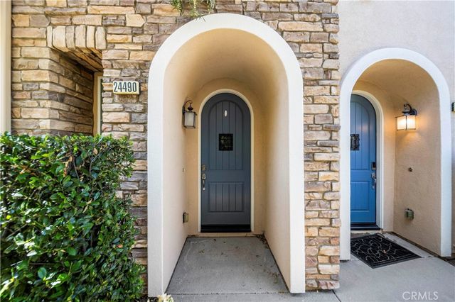 24490 Marzal, Valencia, CA 91354